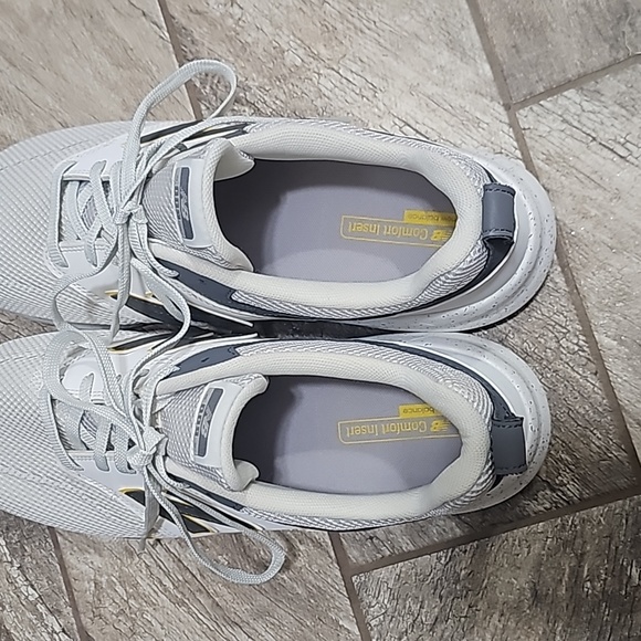 New Balance 009 Shoes - Picture 3 of 5